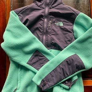 Vintage, Women’s zip up sweater. Size large